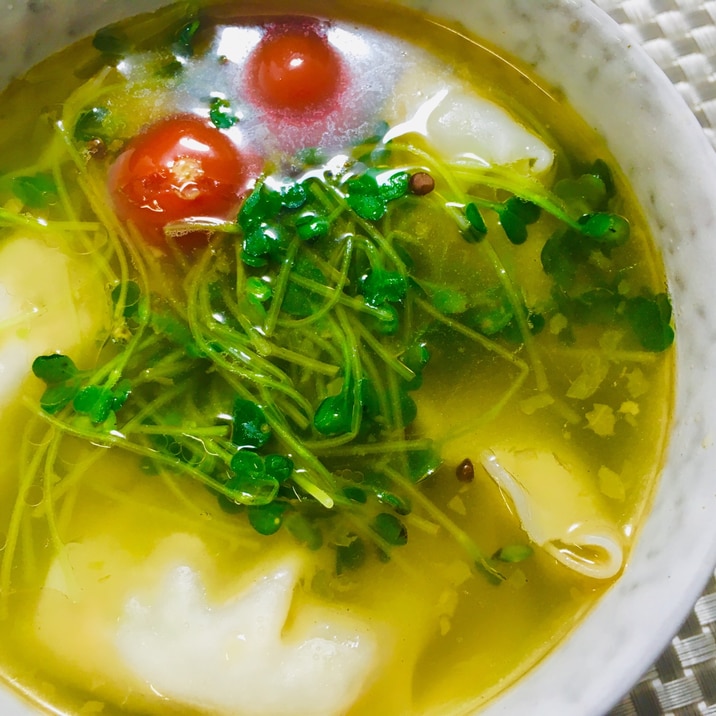 ！時短ランチ！野菜と餃子の中華スープ！